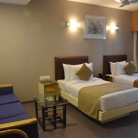 Hotel The Excellency 3*